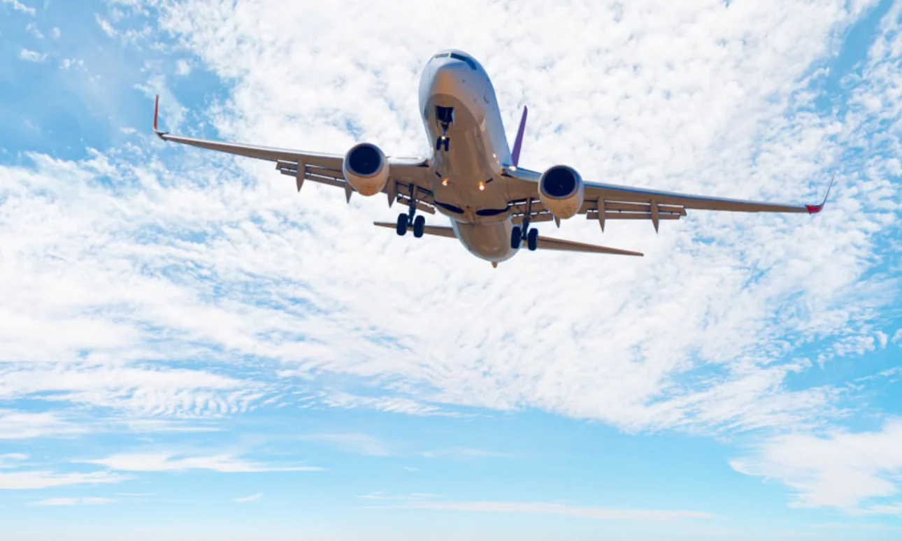 Commercial aircraft using slip ring solutions for in-flight connectivity